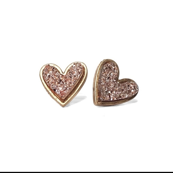 Jewelry - Valentine's Day gunmetal druzy heart stone stud earring